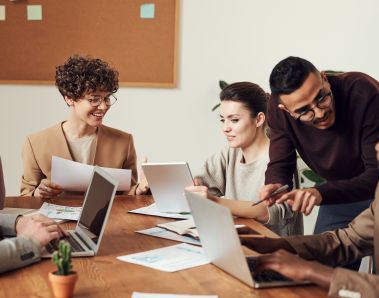 group-of-people-sitting-indoors-3184360 (1).jpg